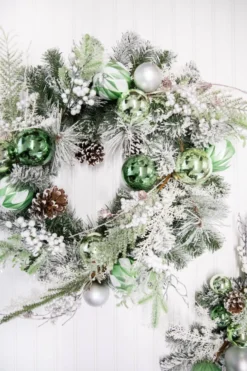 24” Christmas Pine/Ball Wreath