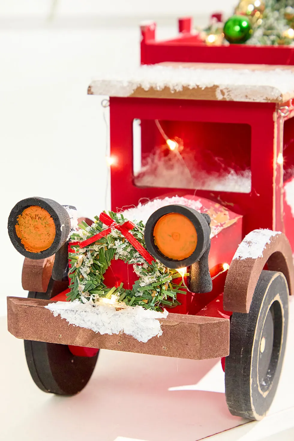 21" Lighted Wood Holiday Truck With Tree