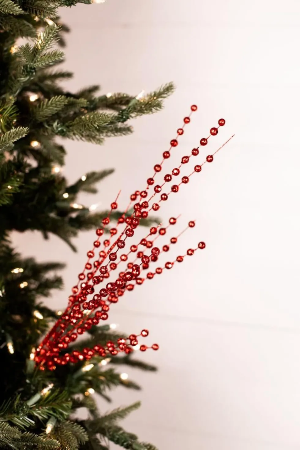 33” Red Glitter Ball Spray