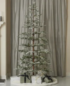 7.5' Sierra Pine Lightly Flocked Tree with 300 Warm White LED Lights