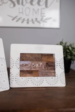10" White and Grey Metal 5" x 7" Picture Frame